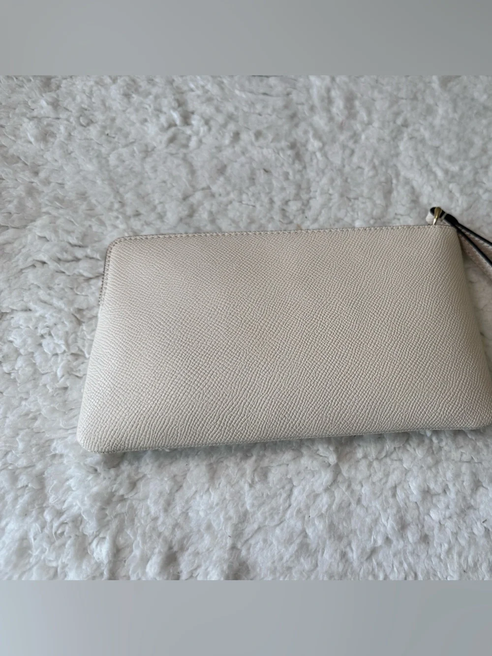 NWT Coach Pebbled Leather Wristlet in Cream with Gold Logo